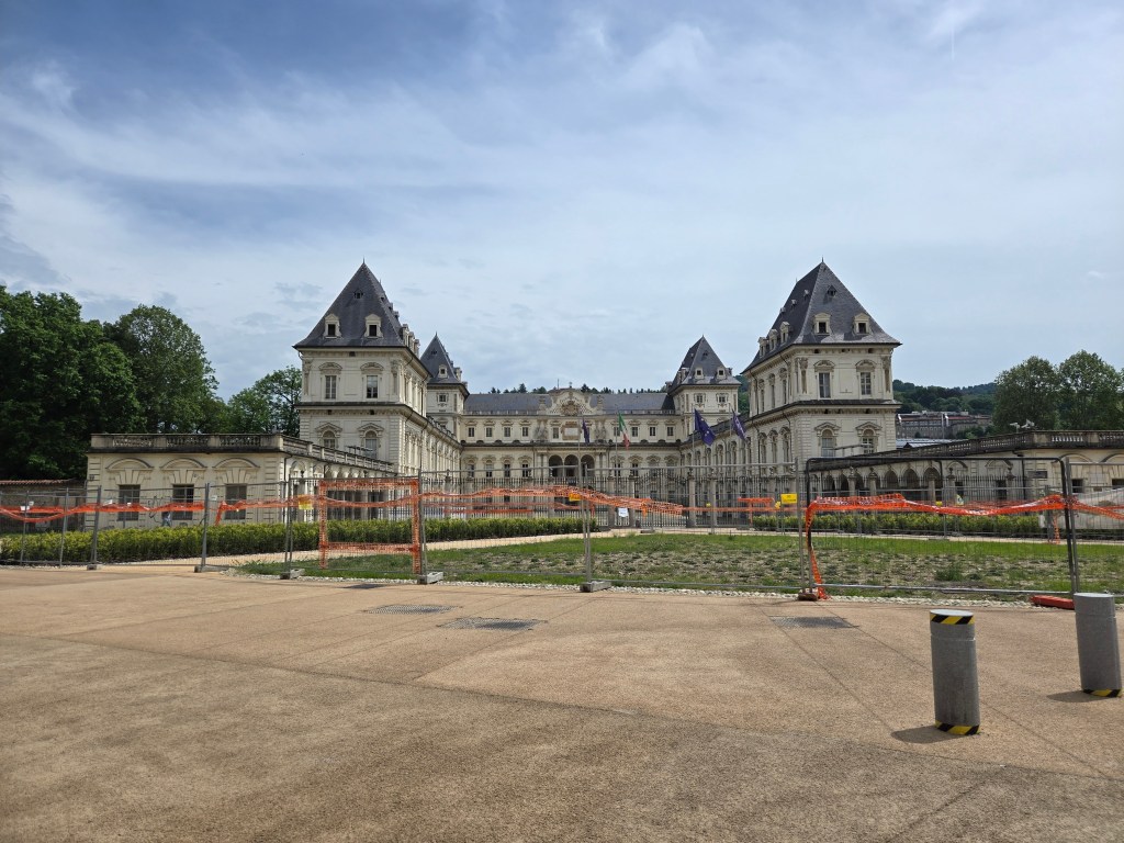 Nella, Sopra e Sotto – In, Over and&nbsp;Under